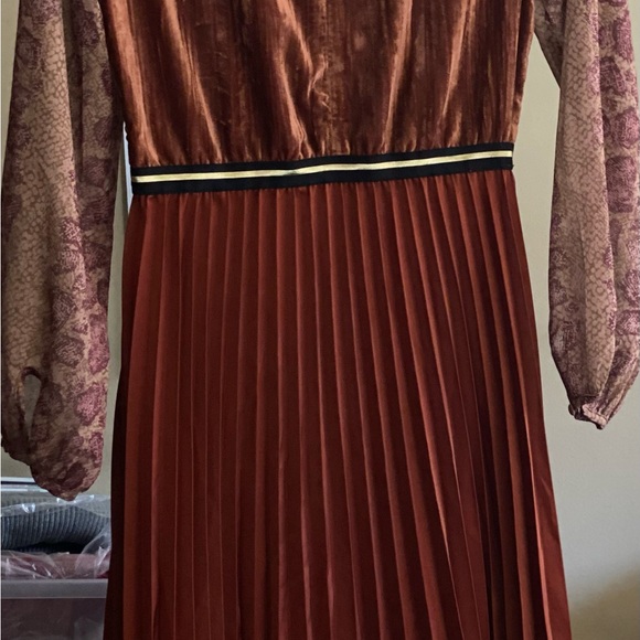 VINTAGE DRESS - Picture 5 of 11